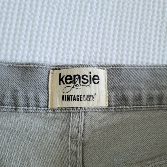 Kensie Jeans👖 Vintage Luxe Moonlight🌙 Denim Shorts - NWT - Picture 10 of 12
